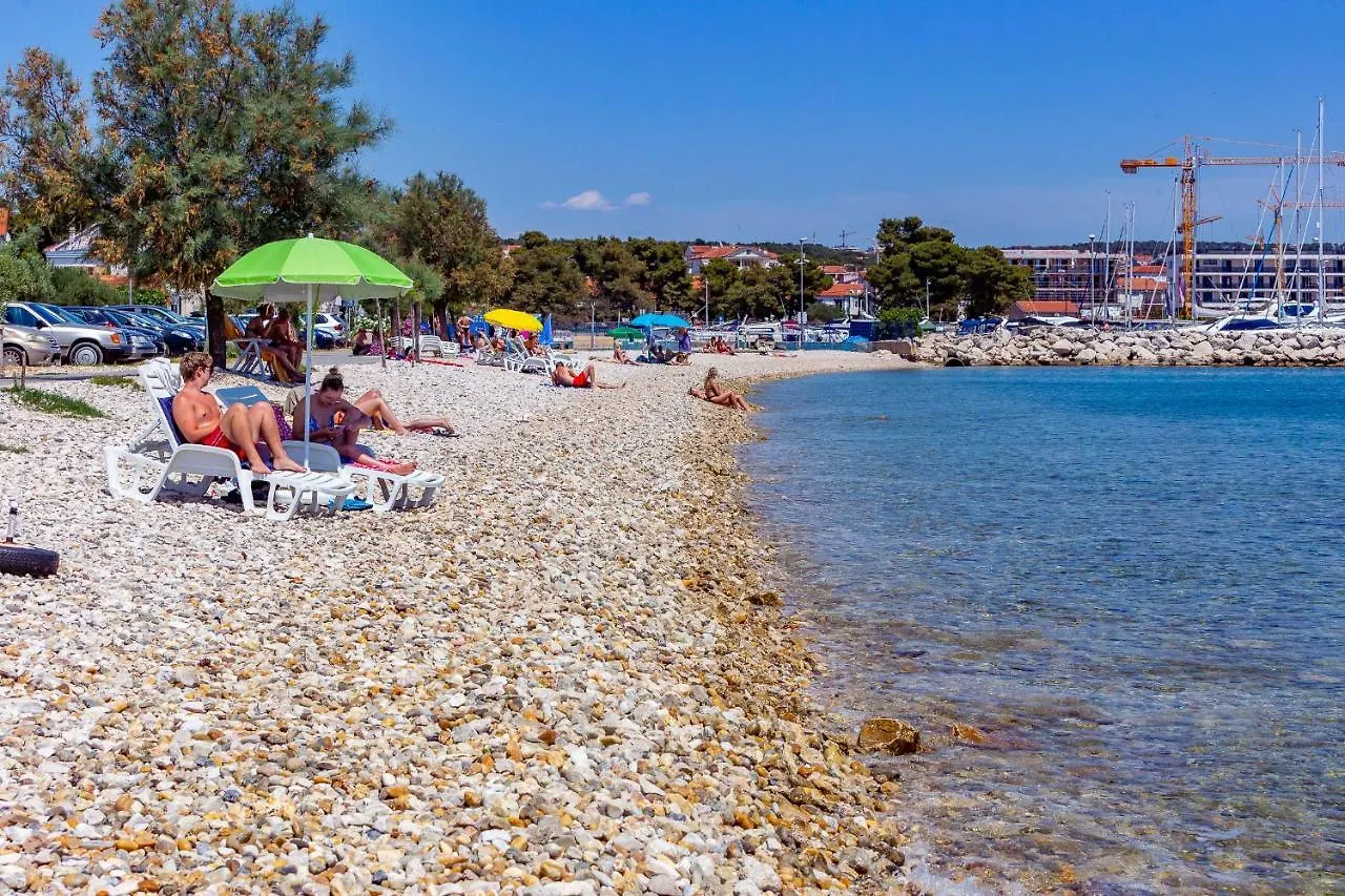 Lanterna Puntamika Apt. Near Beach Zadar 0*,