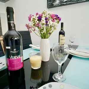 apartments-bruna-trogir.hotels-in-trogir.com/