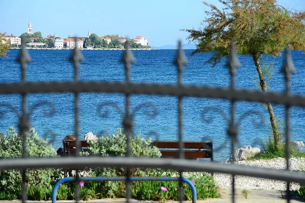 Lanterna Puntamika Apt. Near Beach Zadar