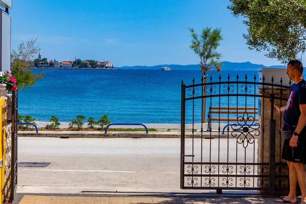 Lanterna Puntamika Apt. Near Beach Zadar