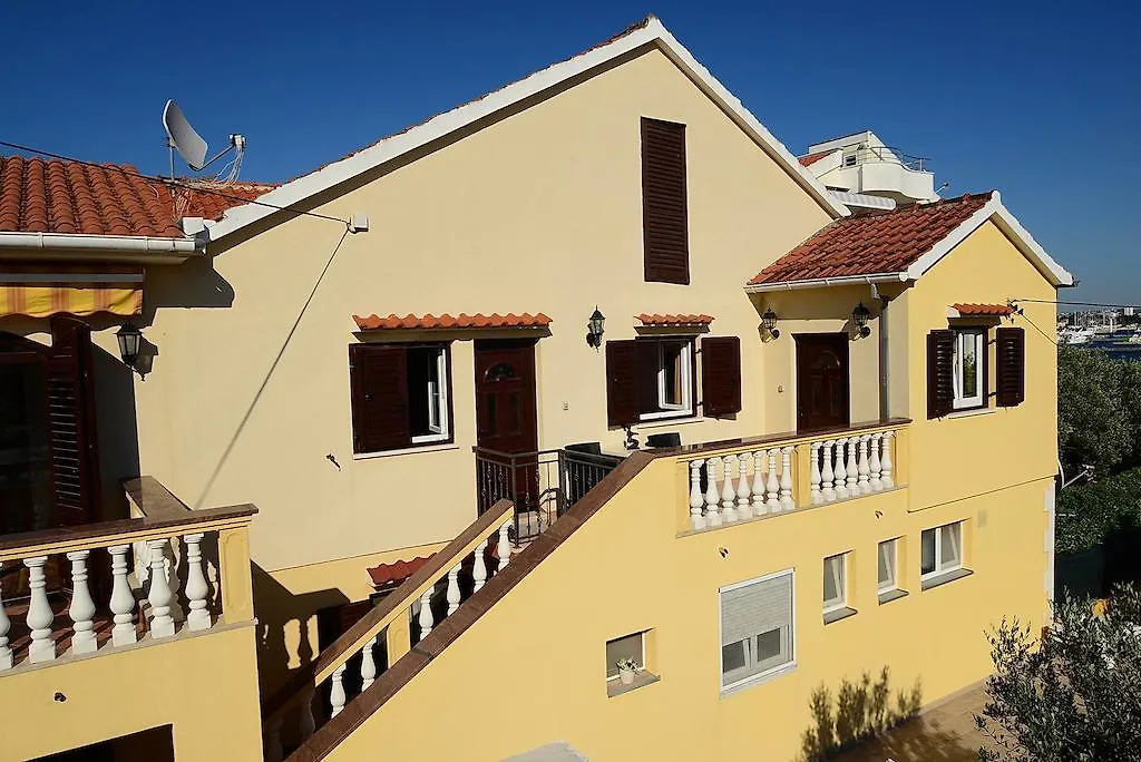 Lanterna Puntamika Apt. Near Beach Zadar Chorwacja