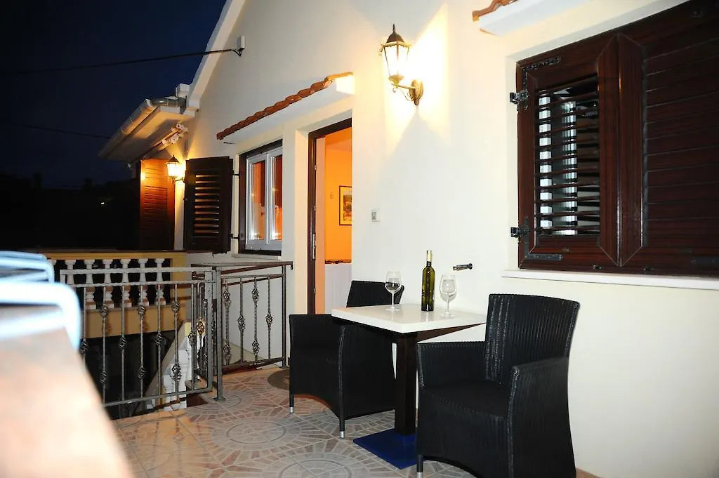 Apartment Lanterna Puntamika Apt. Near Beach Zadar Croatia